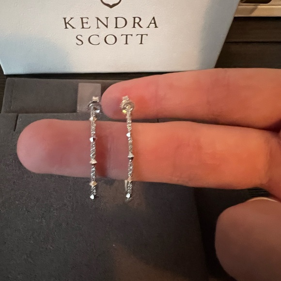 Kendra Scott Cybil Earrings - Picture 6 of 6